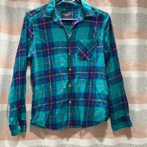 American Eagle Plaid Button Up Shirt